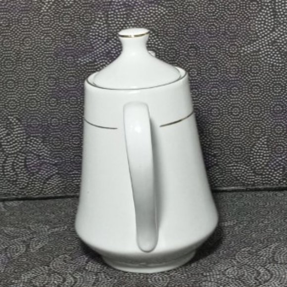 PITCHER PREMIER FINE PORCELAIN - Picture 6 of 8